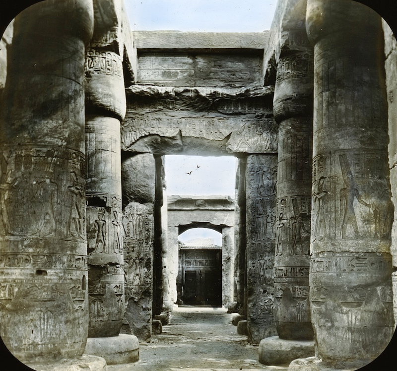 Illustration for article titled Amazing Hand-Tinted Photos of Egypt from the late 19th century